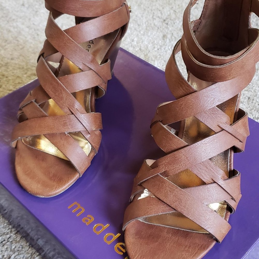 Madden Girl Highfiv Cognac Sandals